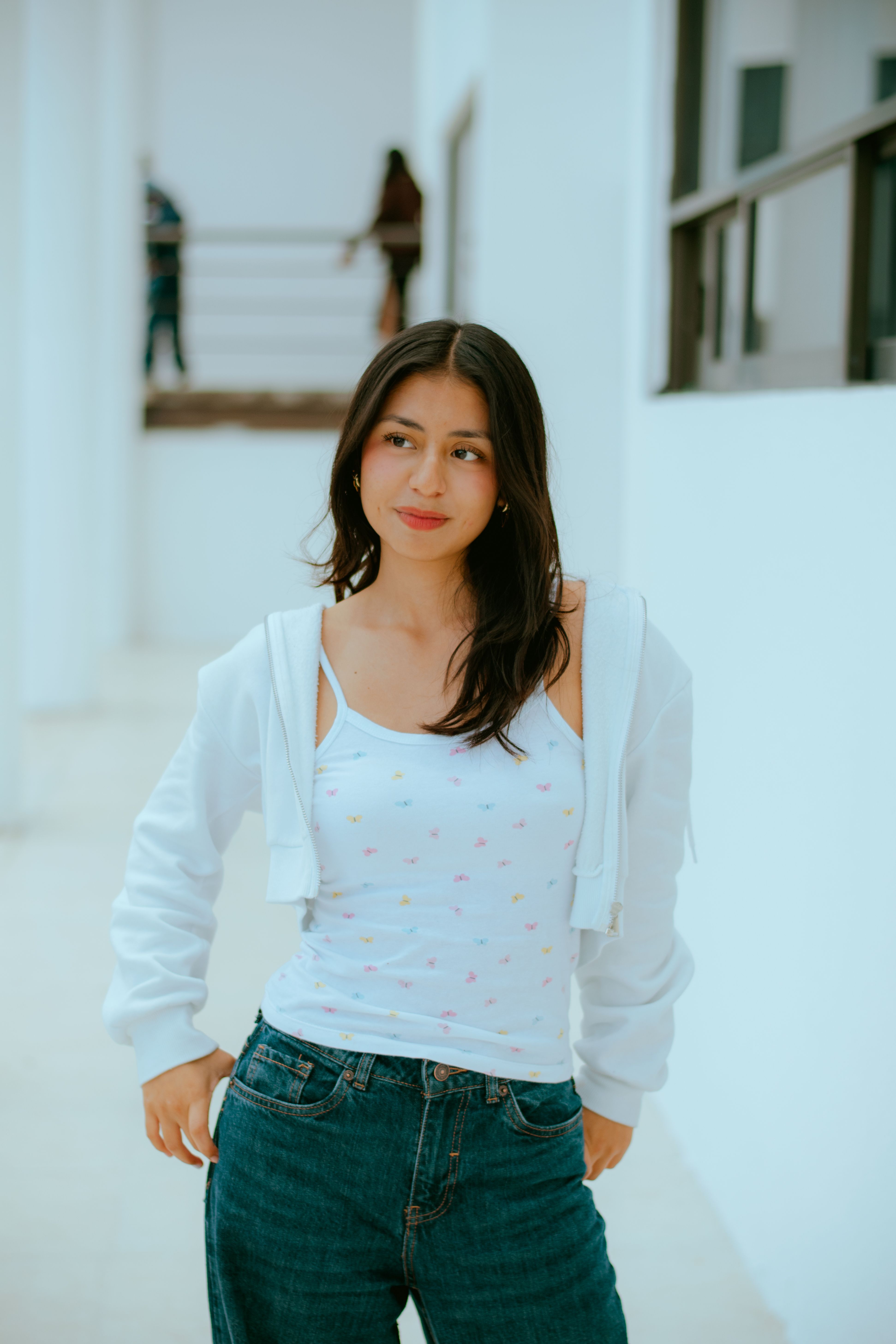 Crop Hoodie Abierto "Essential"